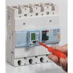 Предохранитель-выключатель-разъединитель 400а iek. Тип 3 250. Предохранитель-выключатель-разъединитель пвр 400а srp-30-3-400 iek. Клеммник dg350-3. 5-3p-2.